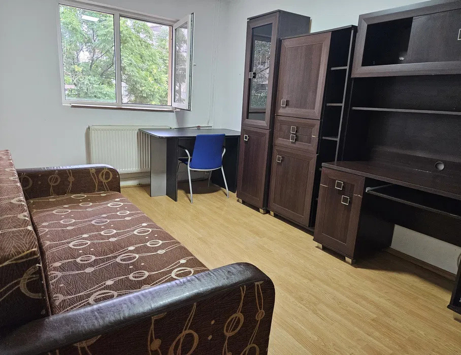 Garsonieră de închiriat – Str. Lorena, zona Badea Cârțan | 250€/lună