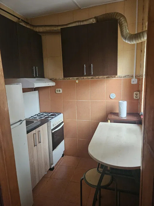 Garsonieră de închiriat – Str. Lorena, zona Badea Cârțan | 250€/lună