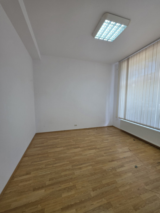 Spatiu comercial de inchiriat, cladire de birouri, Lugojului, de inchiriat