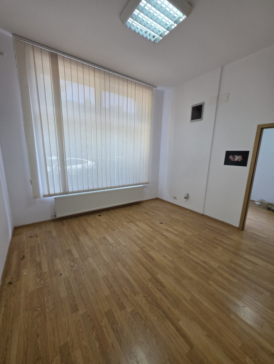 Spatiu comercial de inchiriat, cladire de birouri, Lugojului, de inchiriat
