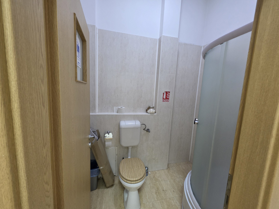 Spatiu comercial de inchiriat, cladire de birouri, Lugojului, de inchiriat