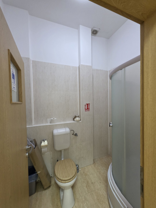 Spatiu comercial de inchiriat, cladire de birouri, Lugojului, de inchiriat