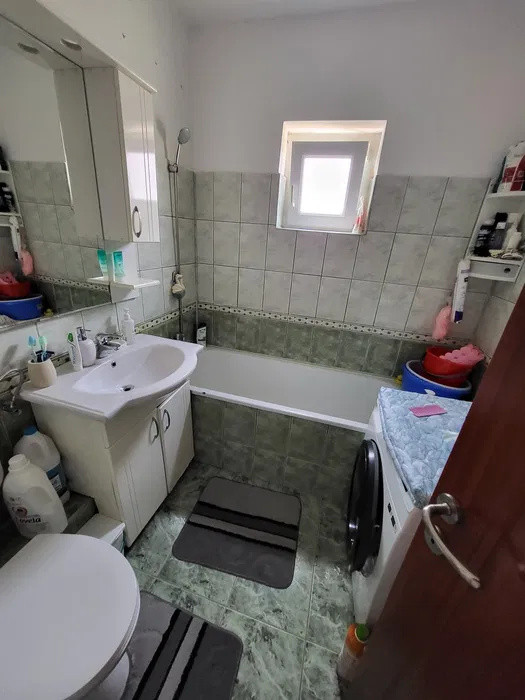 Apartament de vânzare – 2 camere, decomandat, zona Lipovei | 83.000 €