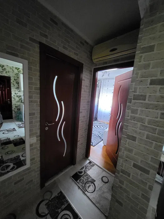 Apartament de vânzare – 2 camere, decomandat, zona Lipovei | 83.000 €