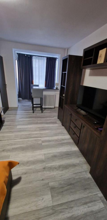 Garsonieră renovată – 4 minute de UMF | B-dul Take Ionescu | 400 €/lună