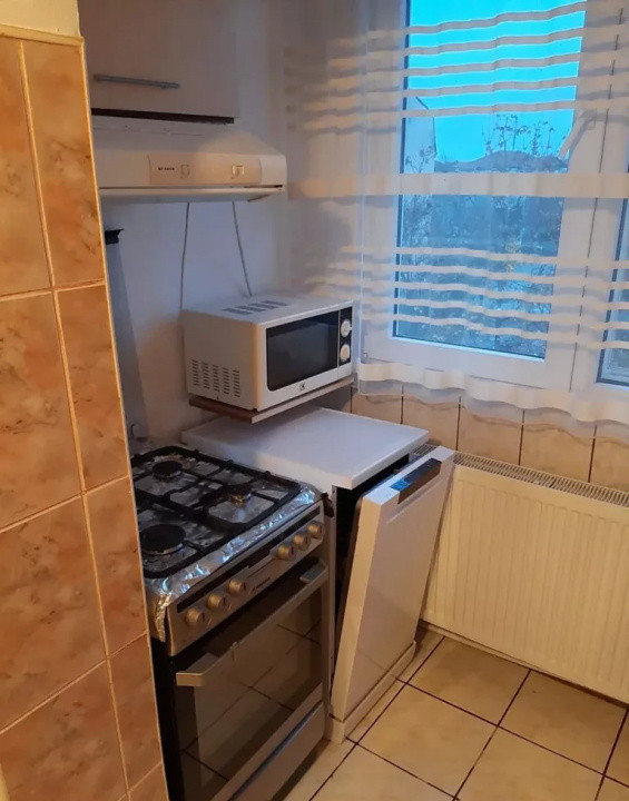 Apartament 2 camere decomandat zona Soarelui de inchiriat
