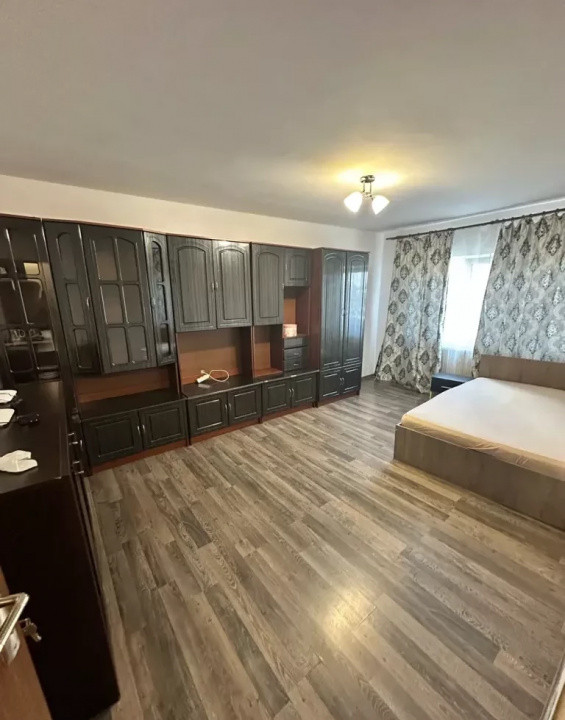 De vanzare apartament 3 camere decomandat , strada Polonă , Timisoara