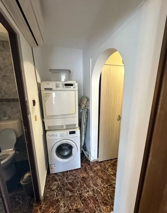 De vanzare apartament 3 camere decomandat , strada Polonă , Timisoara