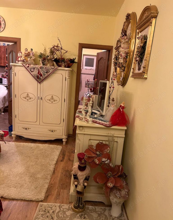 Aparta,ent 2 camere de vanzare, GIROC, ZONA CENTRALA