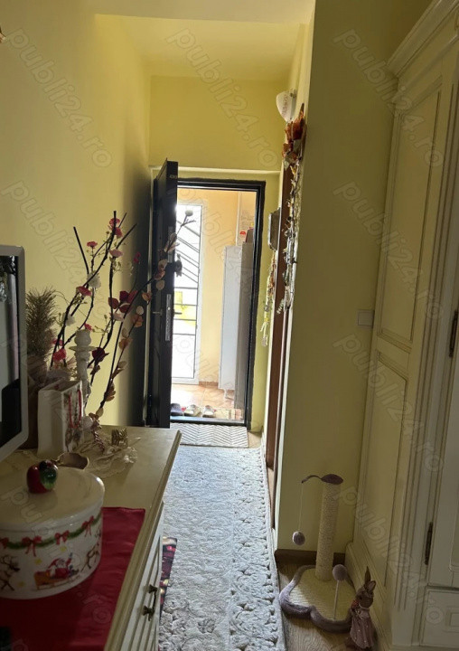 Aparta,ent 2 camere de vanzare, GIROC, ZONA CENTRALA