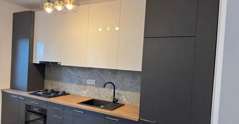 Apartament de închiriat, 2 Camere, Torontal