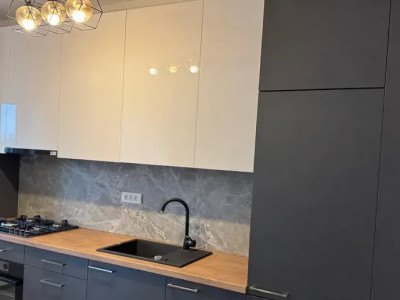 Apartament de închiriat, 2 Camere, Torontal