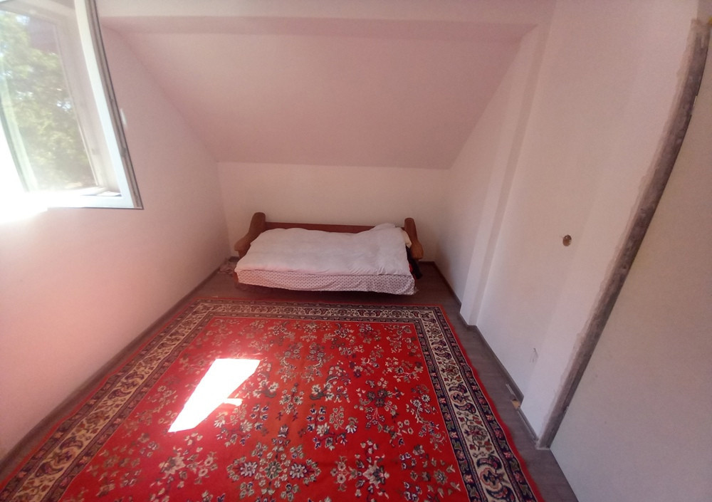 Casă P+M+Pod, 1000 MP de teren