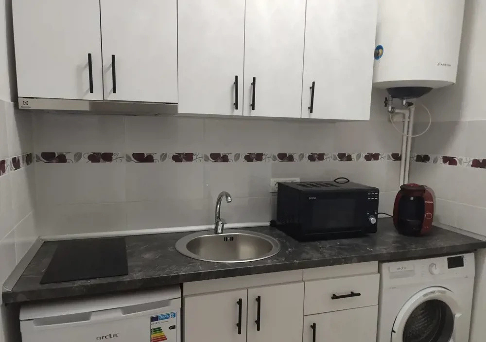 De Închiriat Garsonieră, Zona Iulius Mall