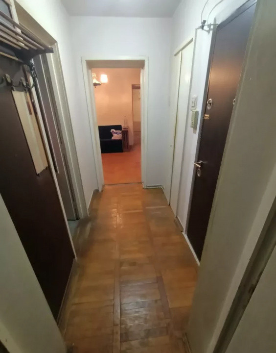 De Vânzare Apartament cu 3 Camere, Zona Medicina