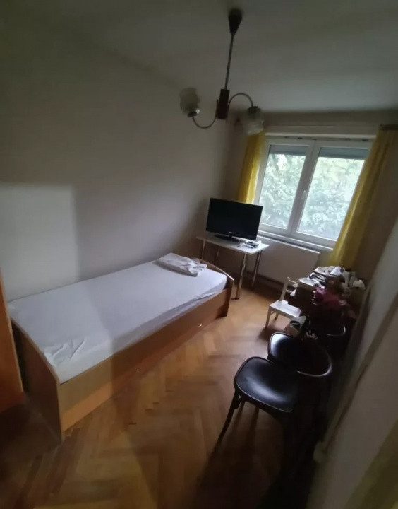 De Vânzare Apartament cu 3 Camere, Zona Medicina