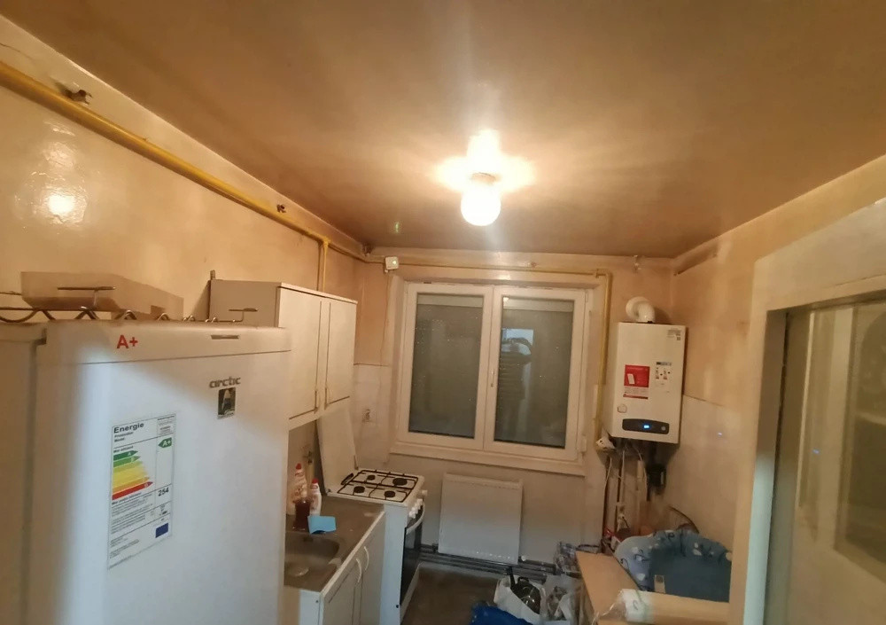 De Vânzare Apartament cu 3 Camere, Zona Medicina