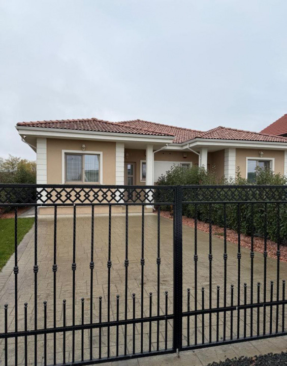 1/2 DUPLEX, PE PARTER, DE VANZARE, GHIRODA