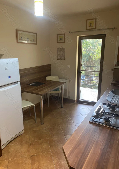 APARTAMENT 2 camere, DE INCHIRIAT