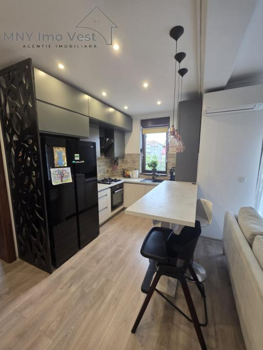 APARTAMENT DE VANZARE, 3 CAMERE, GIROC - CENTRAL