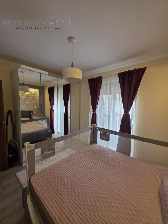APARTAMENT DE VANZARE, 3 CAMERE, GIROC - CENTRAL