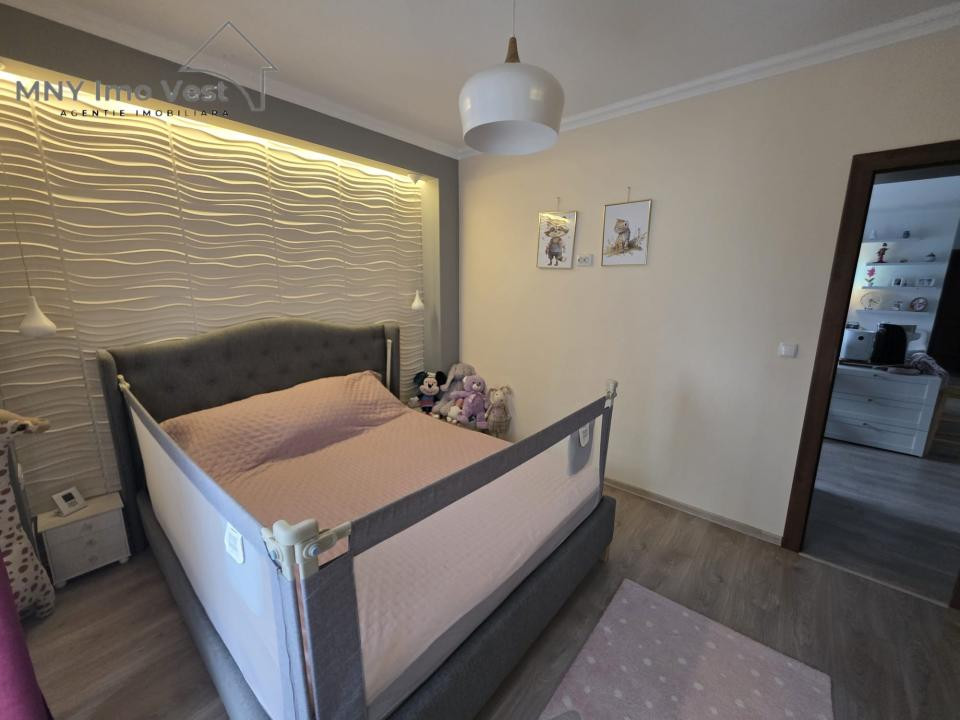 APARTAMENT DE VANZARE, 3 CAMERE, GIROC - CENTRAL