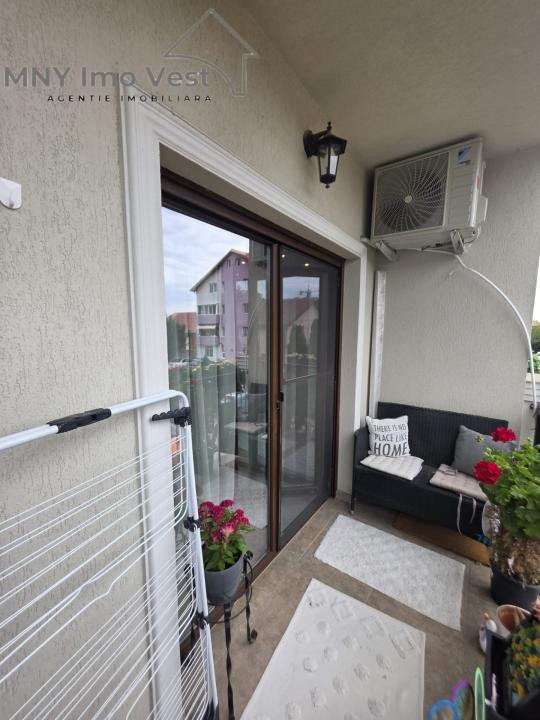 APARTAMENT DE VANZARE, 3 CAMERE, GIROC - CENTRAL