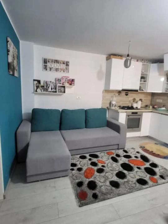 Apartament la curte comuna, de vanzare - Calea Sagului
