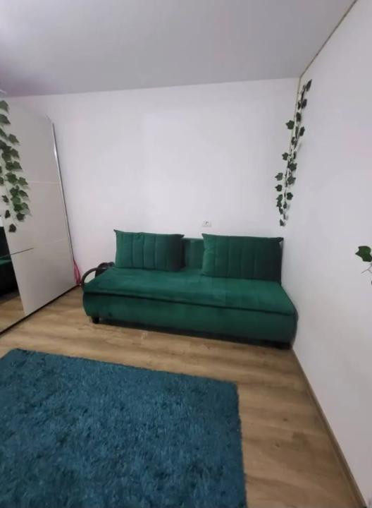 Apartament la curte comuna, de vanzare - Calea Sagului