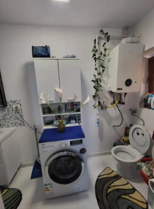 Apartament la curte comuna, de vanzare - Calea Sagului