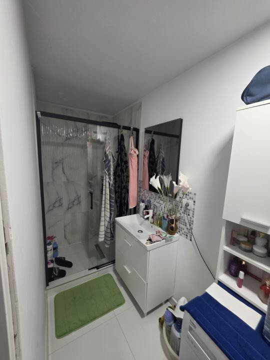 Apartament la curte comuna, de vanzare - Calea Sagului