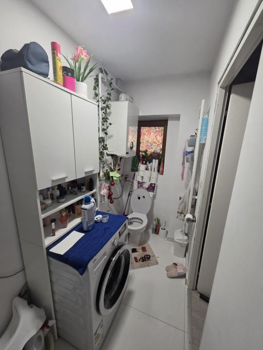 Apartament la curte comuna, de vanzare - Calea Sagului