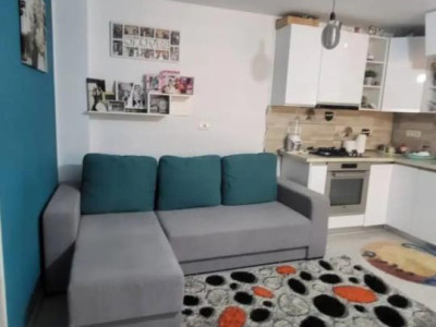 Apartament la curte comuna, de vanzare - Calea Sagului