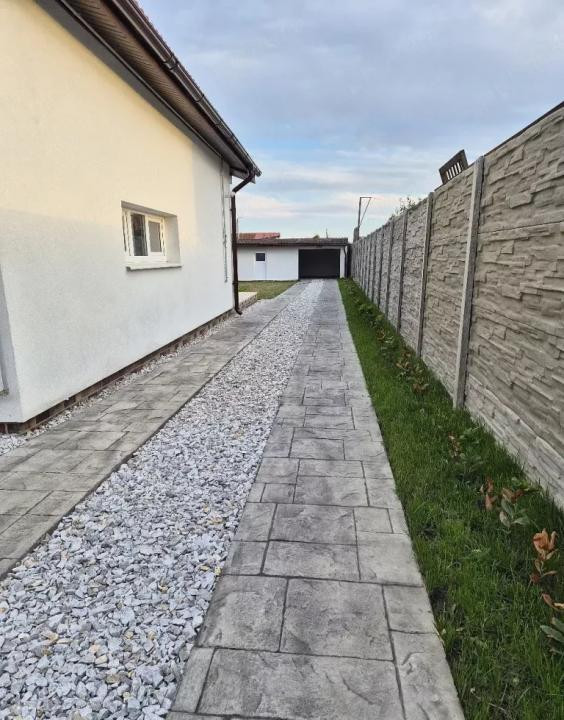 De vanzare, casa individuală situata in Izvin