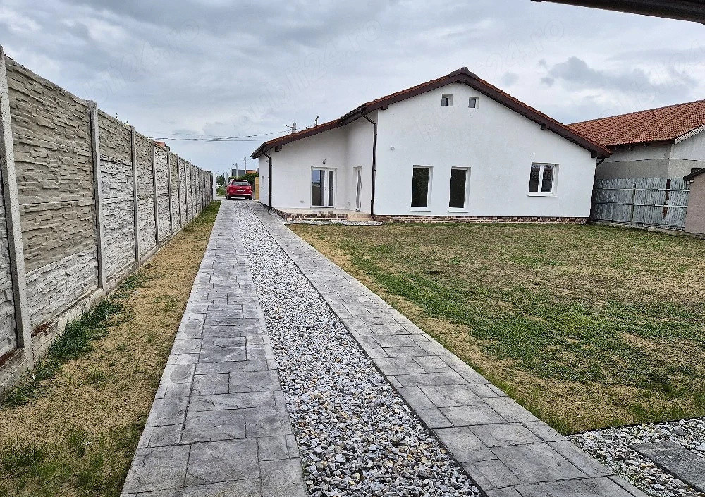De vanzare, casa individuală situata in Izvin