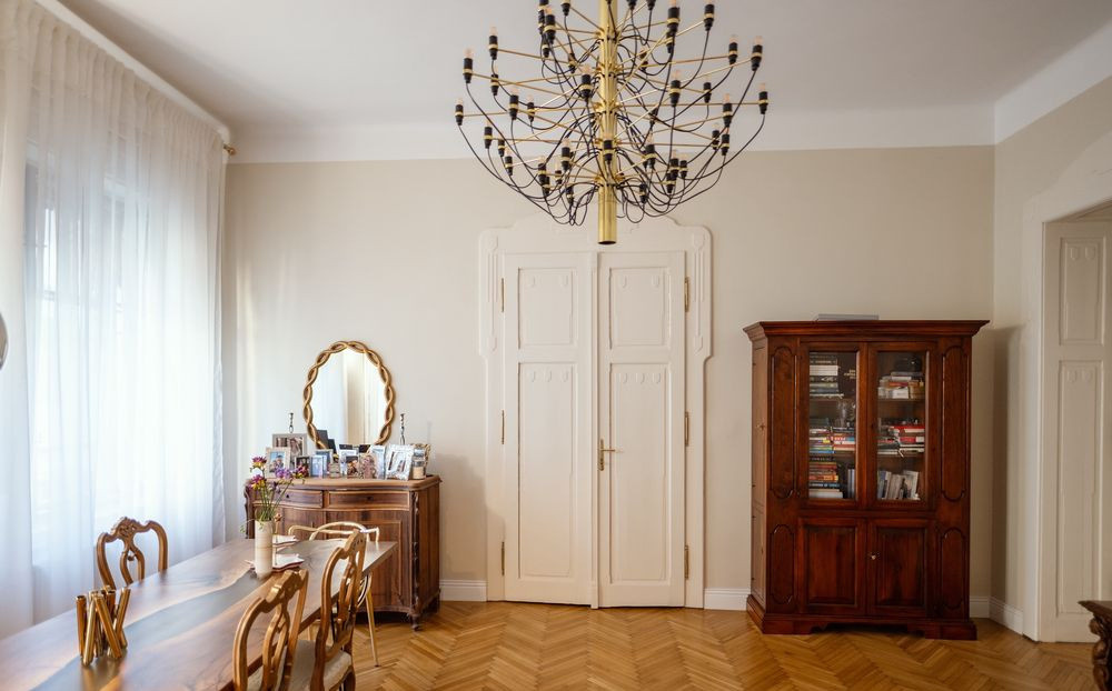 Apartament 2 camere recondiționat în Palatul Ágoston Galgon – 95 m² – 348.000 €