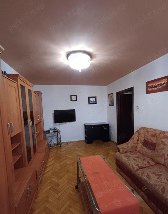 Apartament 3 camere de inchiriat