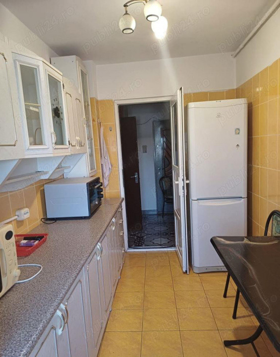 Apartament 3 camere de inchiriat