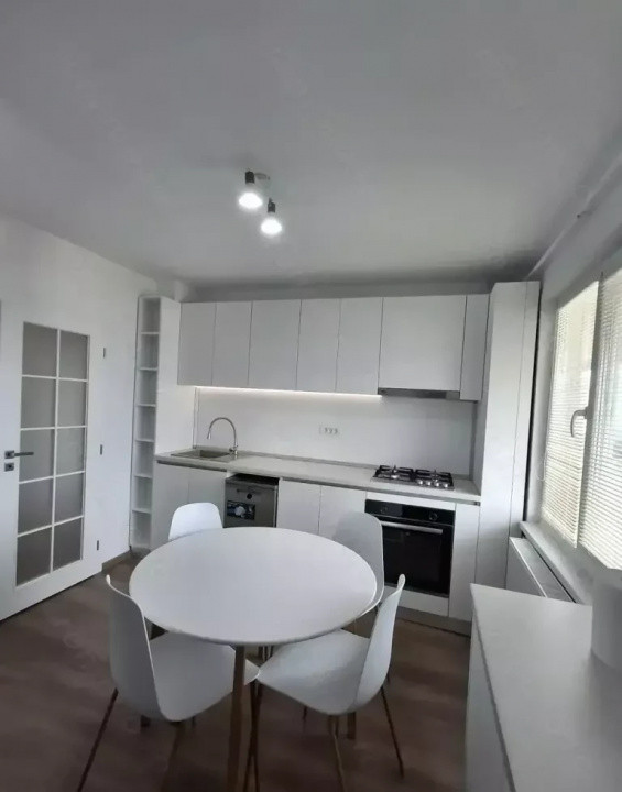 Apartament cu 3 camere pe Take Ionescu, de vanzare