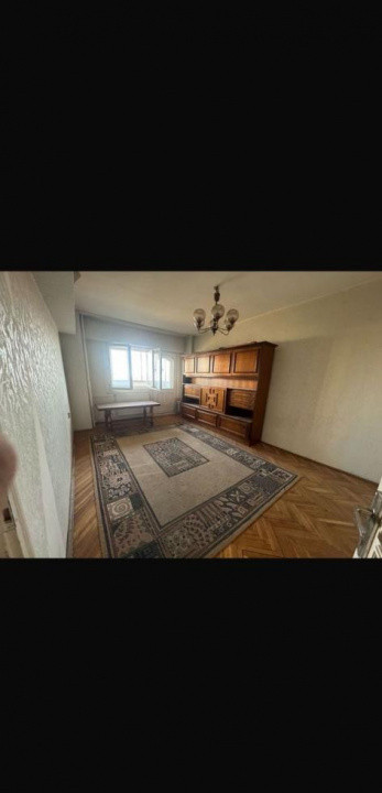 Se vinde apartament decomandat, 3 camere, 2 băi – Calea Șagului – 93.000 € neg.