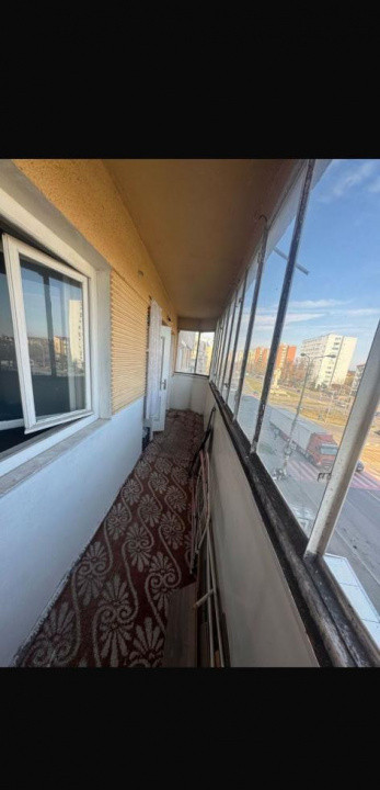 Se vinde apartament decomandat, 3 camere, 2 băi – Calea Șagului – 93.000 € neg.