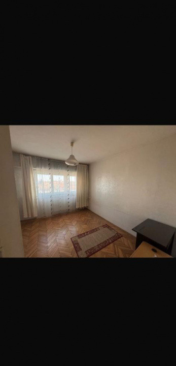 Se vinde apartament decomandat, 3 camere, 2 băi – Calea Șagului – 93.000 € neg.
