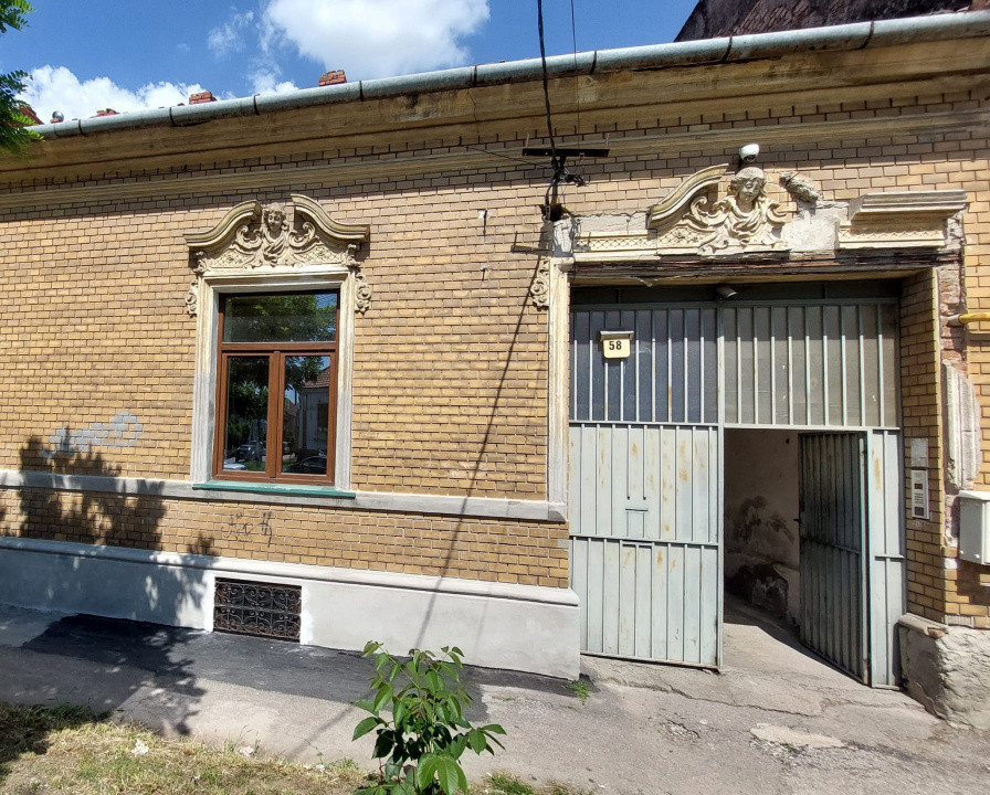 3 camere la casă cu șemineu & curte 35 mp – Iosefin – 131.000 €