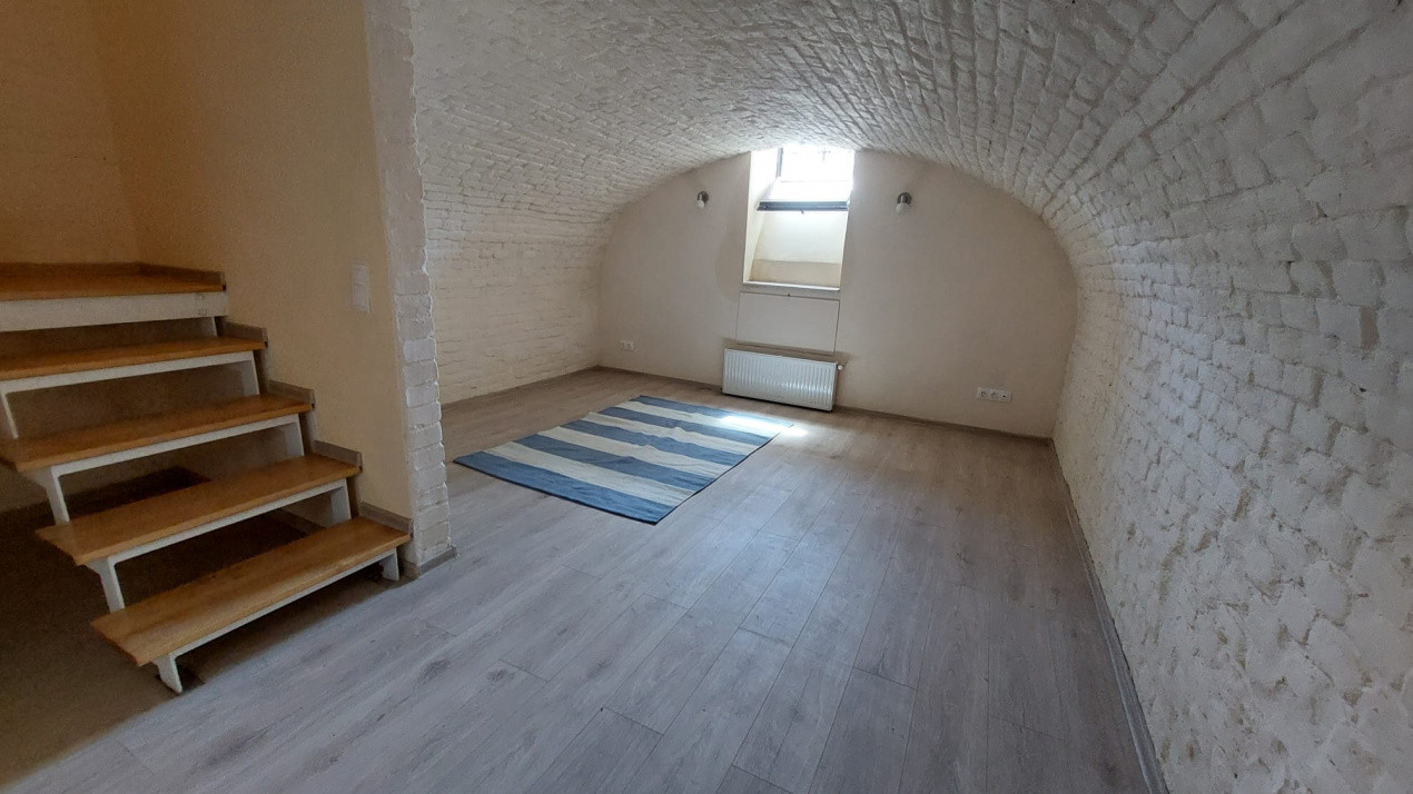 3 camere la casă cu șemineu & curte 35 mp – Iosefin – 131.000 €