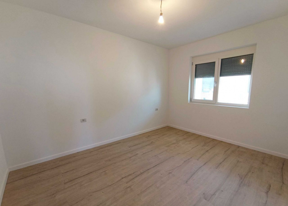 Apartament decomandat 2 camere + pod 200 m² & 4 parcări – Dumbrăvița – 125.000 €