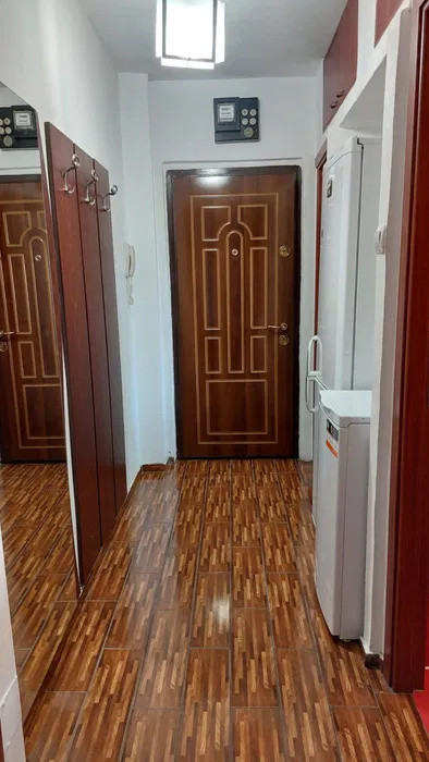 Se închiriază garsonieră decomandată 35 m² – Str. Enric Baader – 330 €/lună