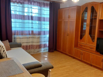 Se închiriază garsonieră decomandată 35 m² – Str. Enric Baader – 330 €/lună