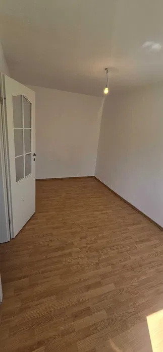 Apartament semidecomandat 2 camere – Dacia, str. Labirint – 75.000 € neg.