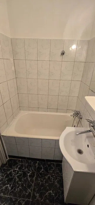 Apartament semidecomandat 2 camere – Dacia, str. Labirint – 75.000 € neg.