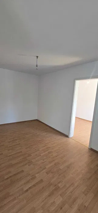 Apartament semidecomandat 2 camere – Dacia, str. Labirint – 75.000 € neg.
